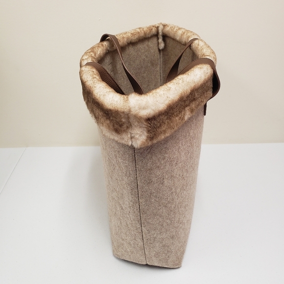 Barnes & Noble Large Tote Bag Faux Fur - Picture 3 of 12